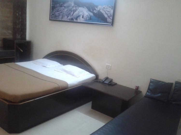 Maangta 111 @ Andheri East 3* Mumbai