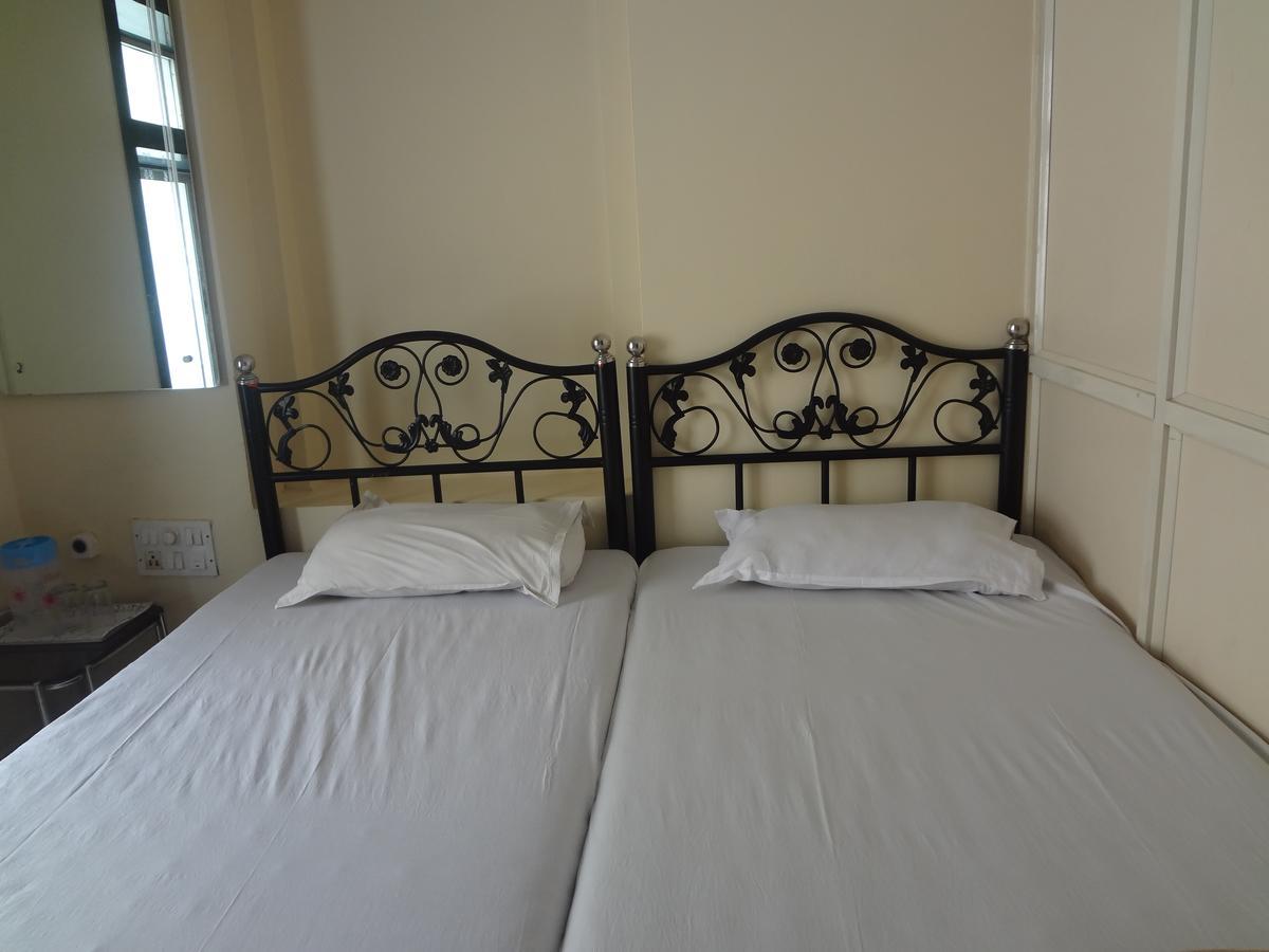 Kohinoor Lodge *