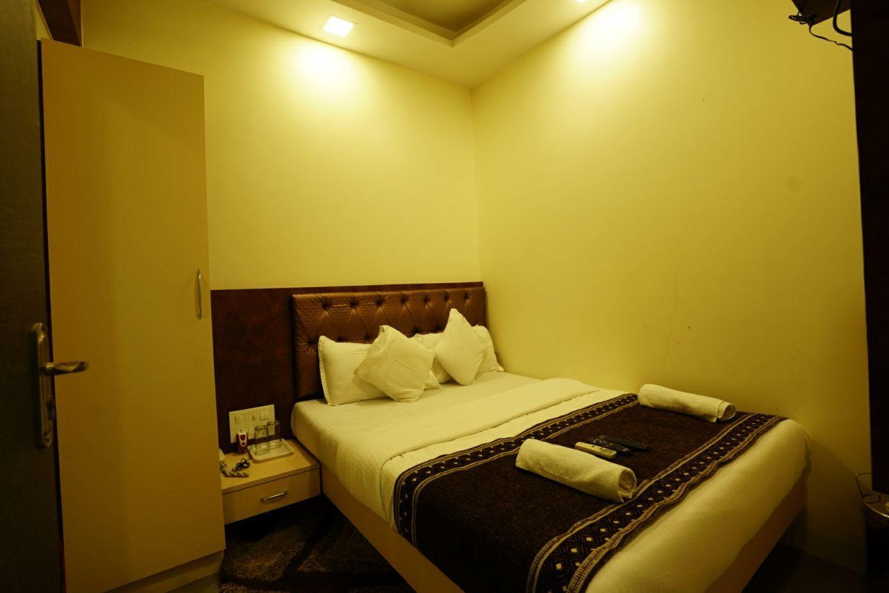Onyx Residency Hotel 3*