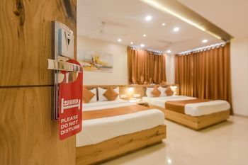 Oyo 8490 Grandeur 3*