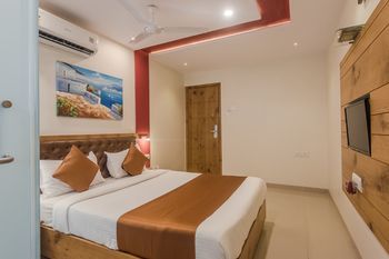 Oyo 8490 Grandeur Hotel 3*