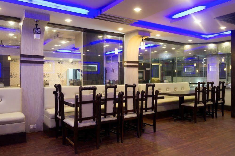 Fabhotel Midaas Comforts Hotel
