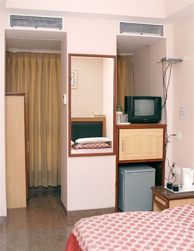 Hotel Harbour View Colaba 3*