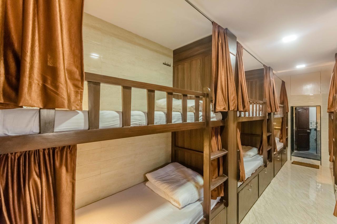 Hostel Awesome - Men Only *