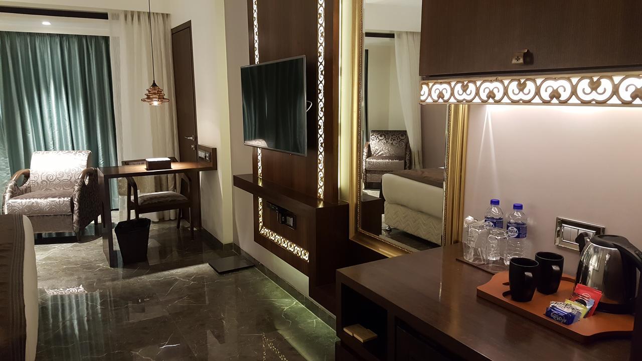 Peninsula Redpine Hotel Mumbai