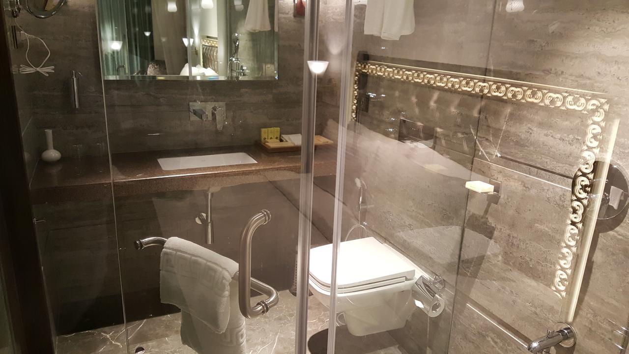 Hotel Peninsula Redpine Mumbai