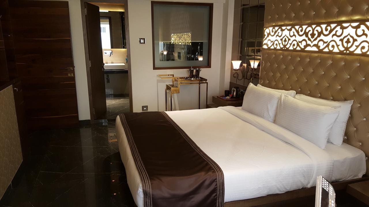 Peninsula Redpine 3* Mumbai
