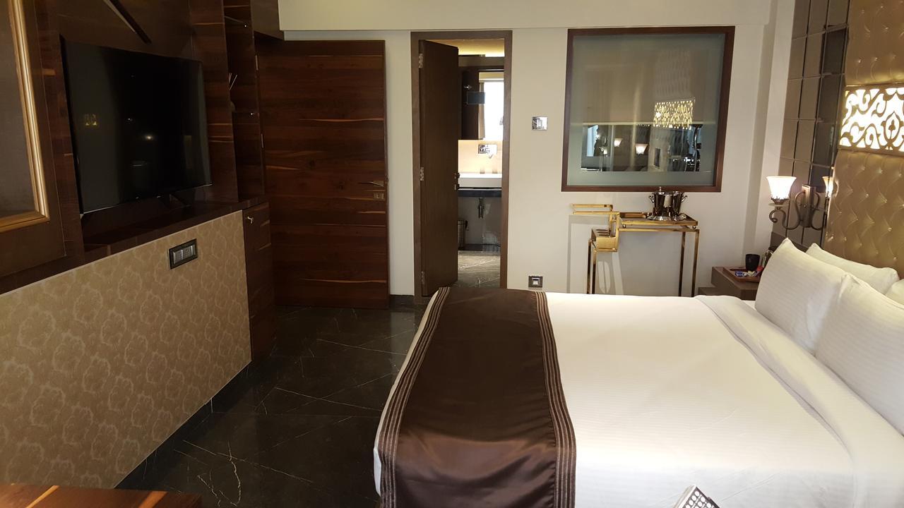 Peninsula Redpine Hotel 3*
