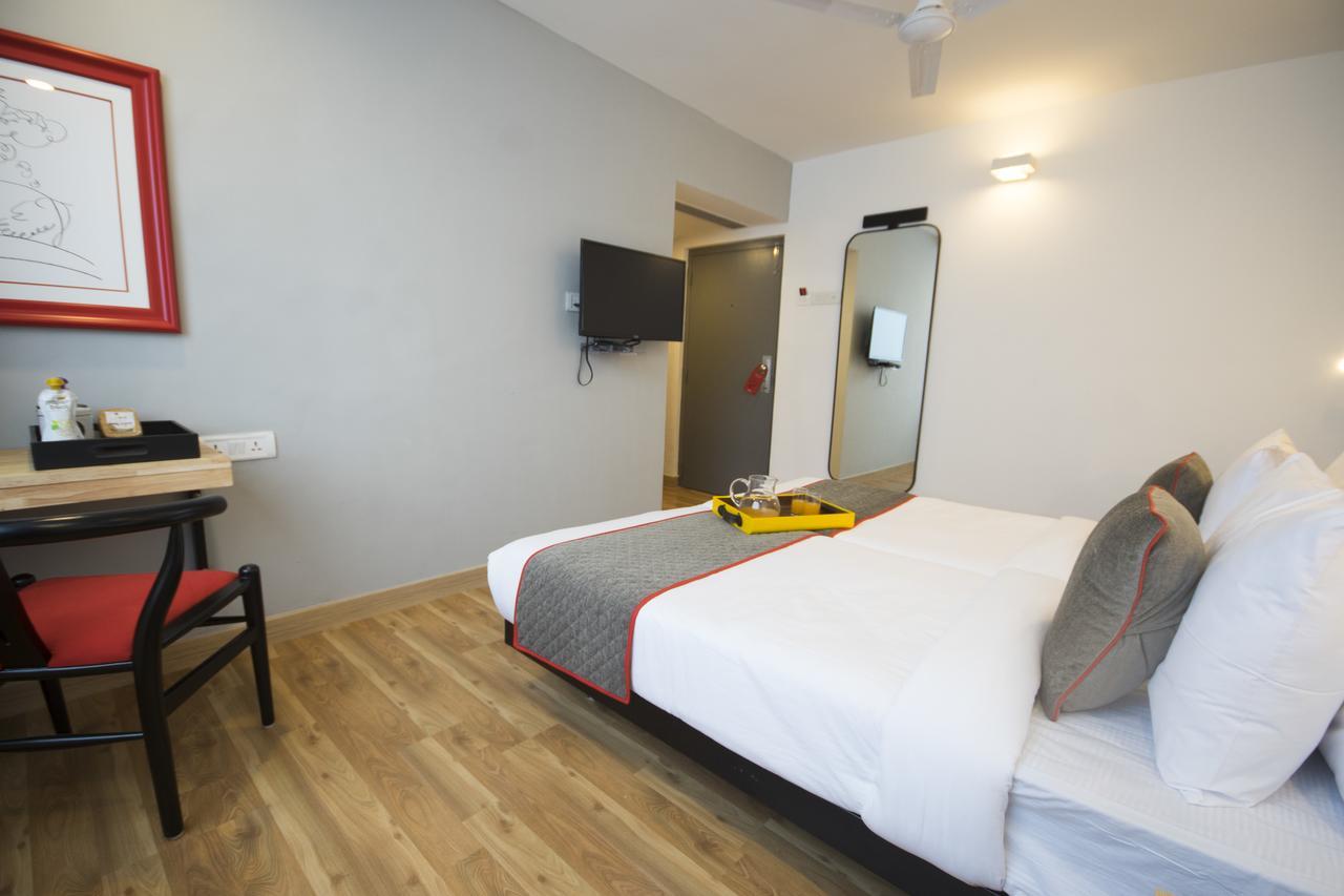 Oyo Townhouse 16 International Airport Hotel Bombaim