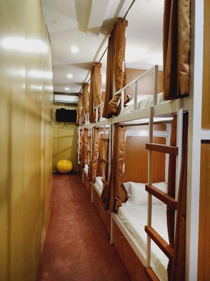 Inn Backpackers,airport