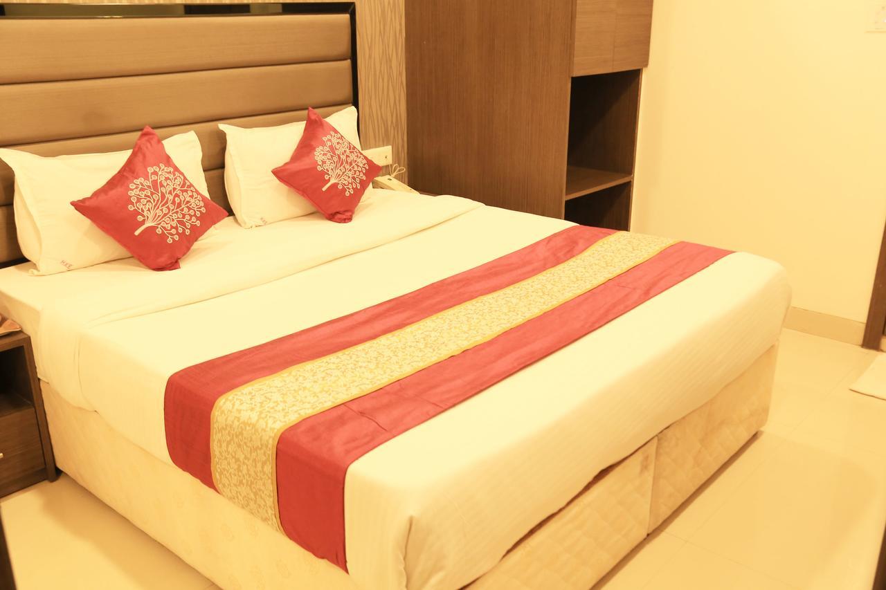 Hotel Oyo 8690 Kalpana Elite