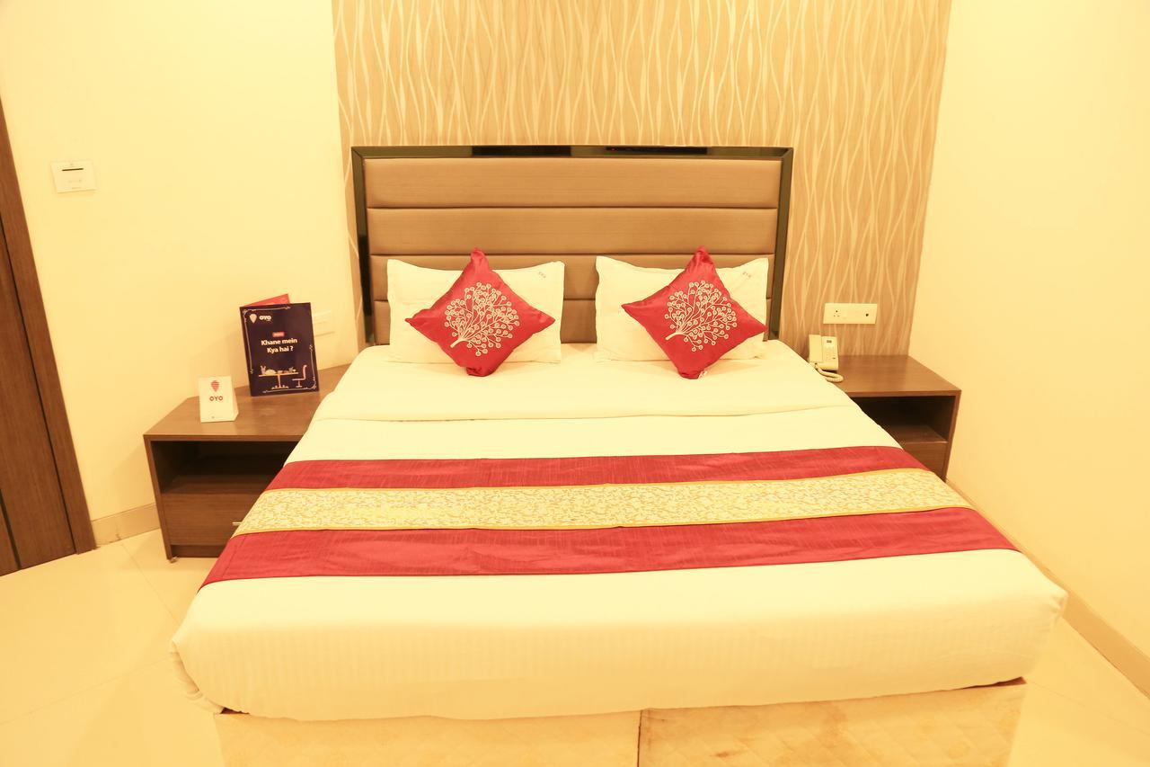 Oyo 8690 Kalpana Elite Hotel Bombaim