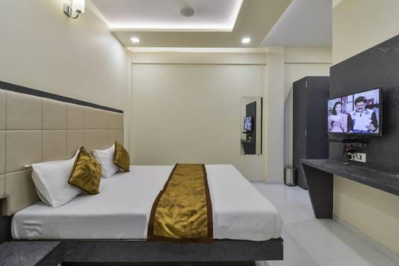 Aroma- Dadar 3*