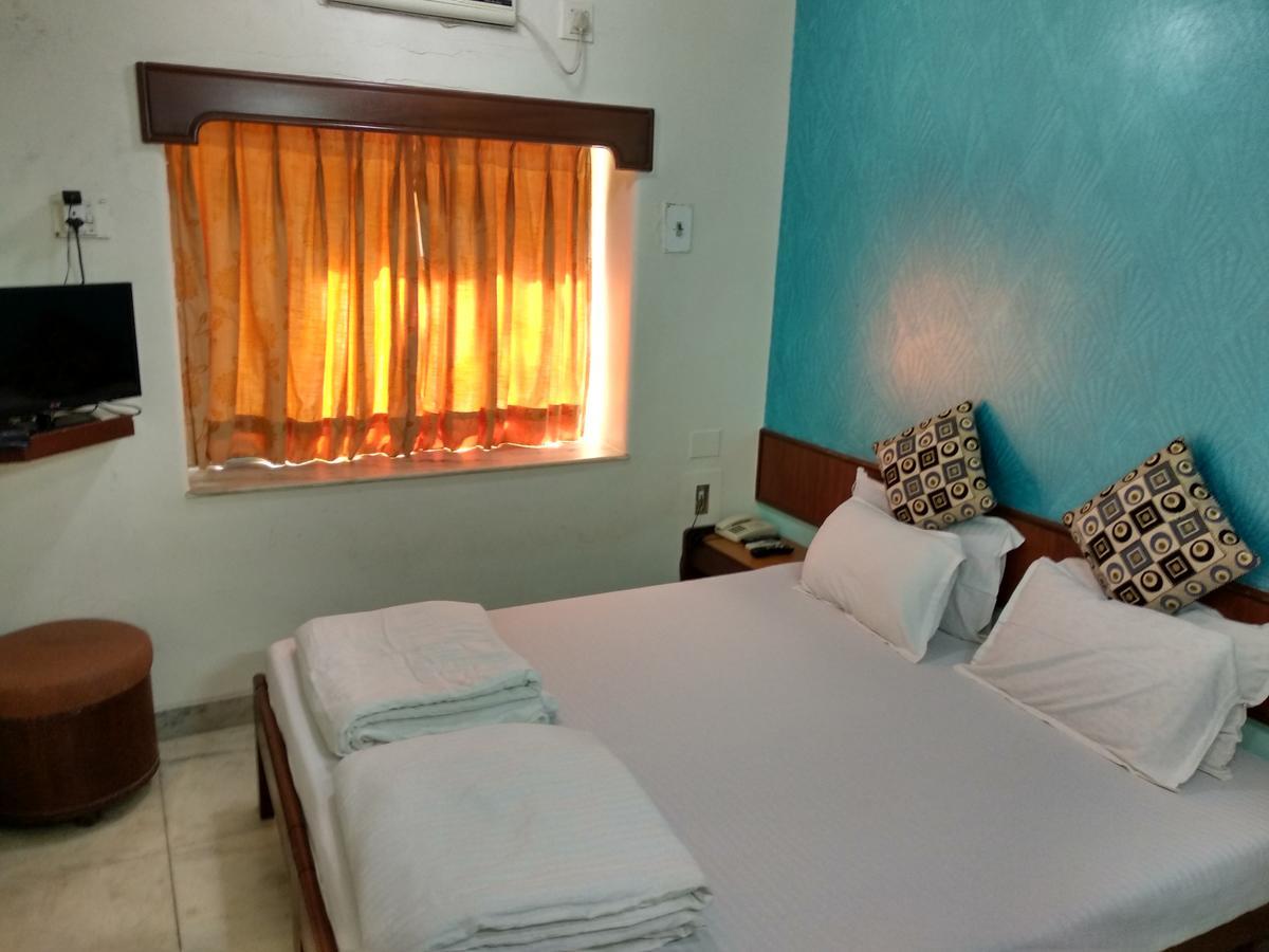 Mogul Palace - Near Masjid Bunder Hotel