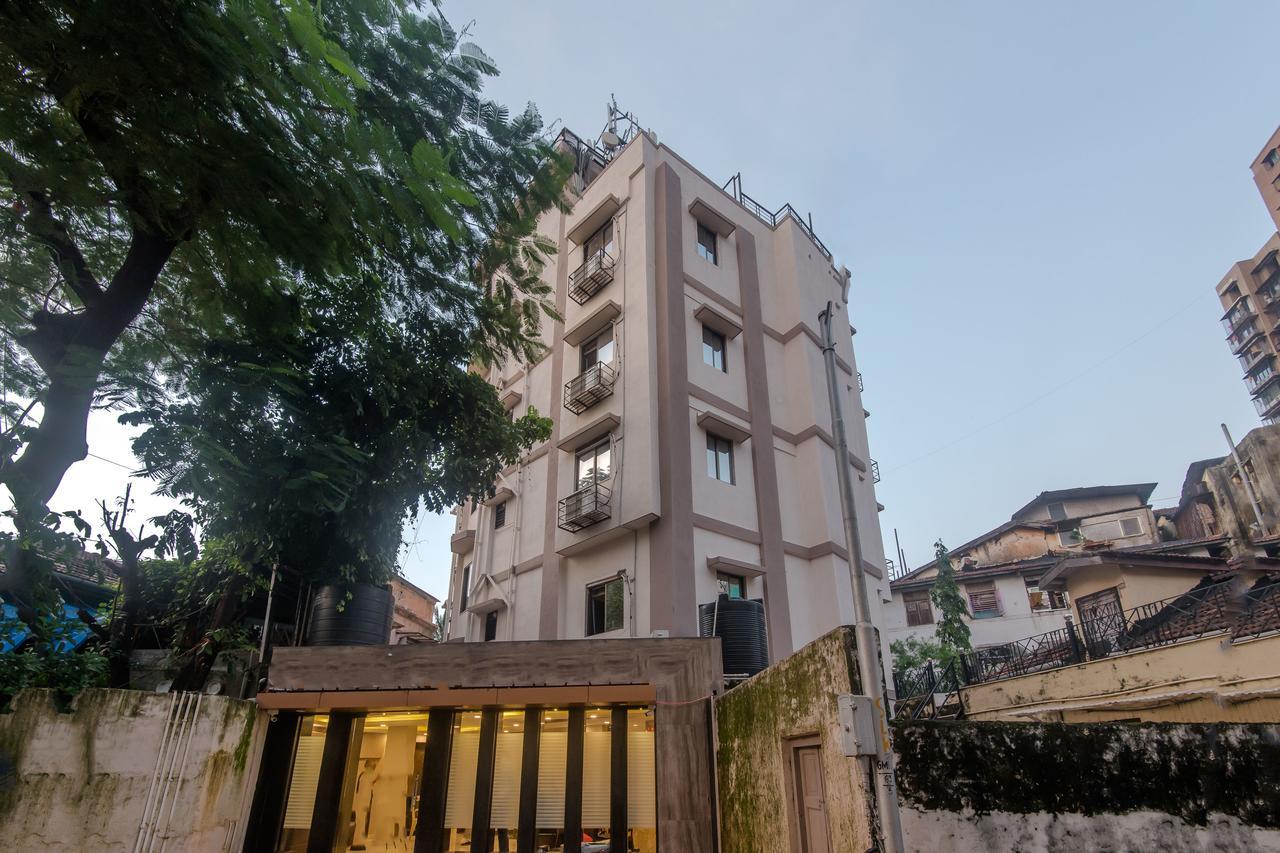 Oyo 9748 Girgaon Palace Hotel 3*