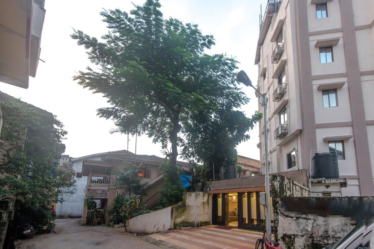 Oyo 9748 Girgaon Palace Hotel