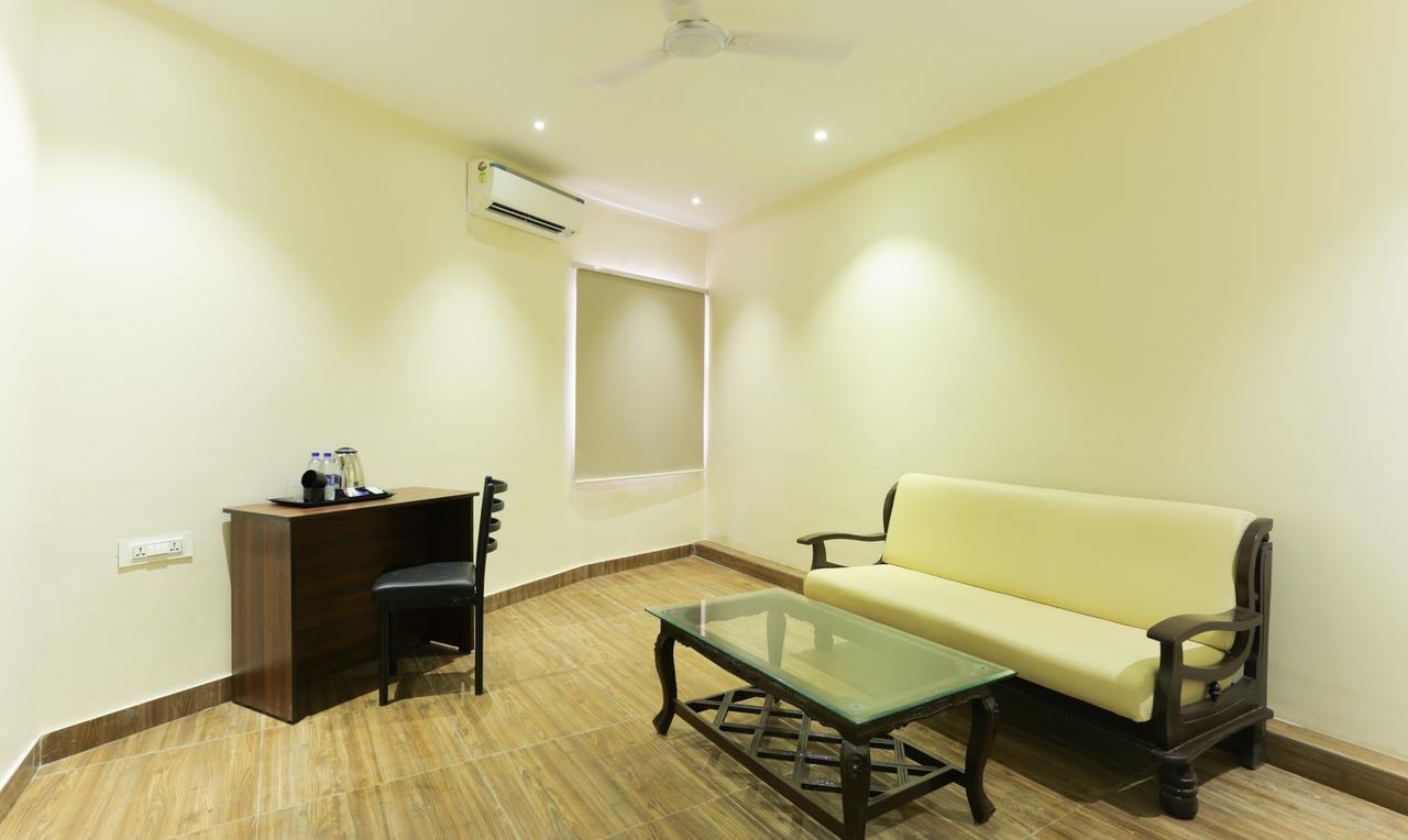 Hotel Fabexpress Golden Tulipz Mumbai