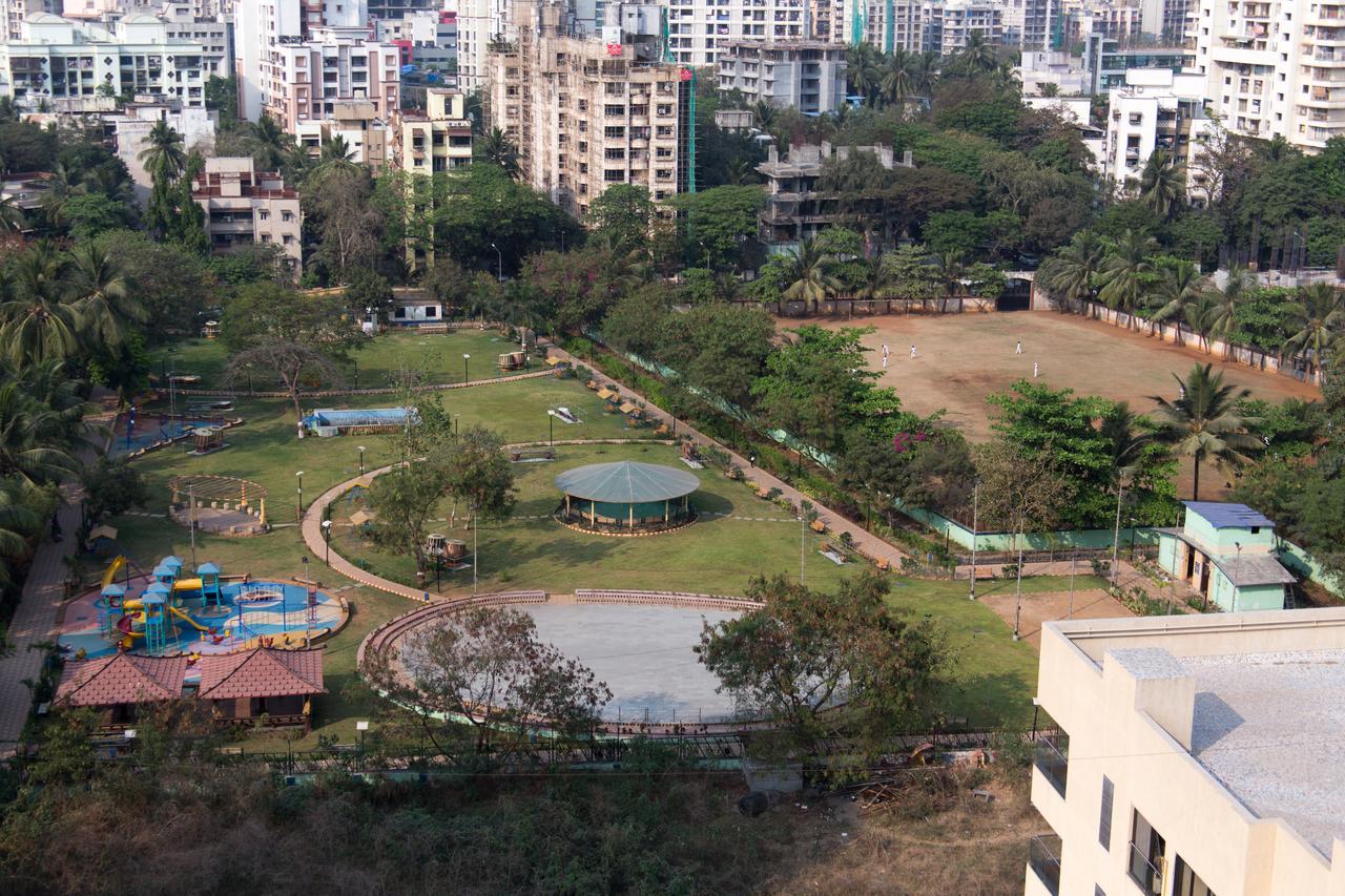 Bed & Breakfast Aristo Room, - Near Kokilaben Dhirubai Ambani Hospital For Family Only, Mumbai