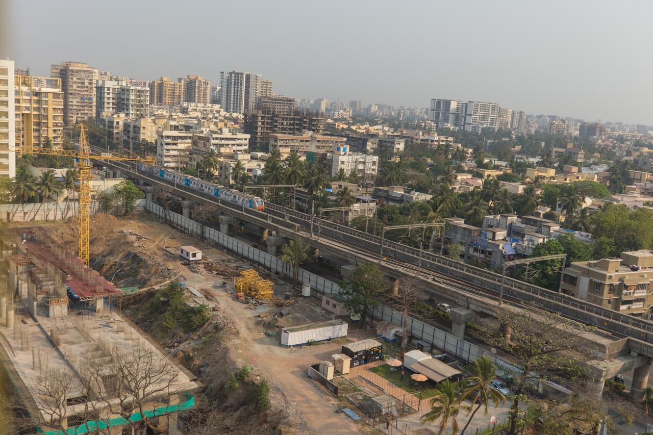 Aristo Room, - Near Kokilaben Dhirubai Ambani Hospital For Family Only, Mumbai