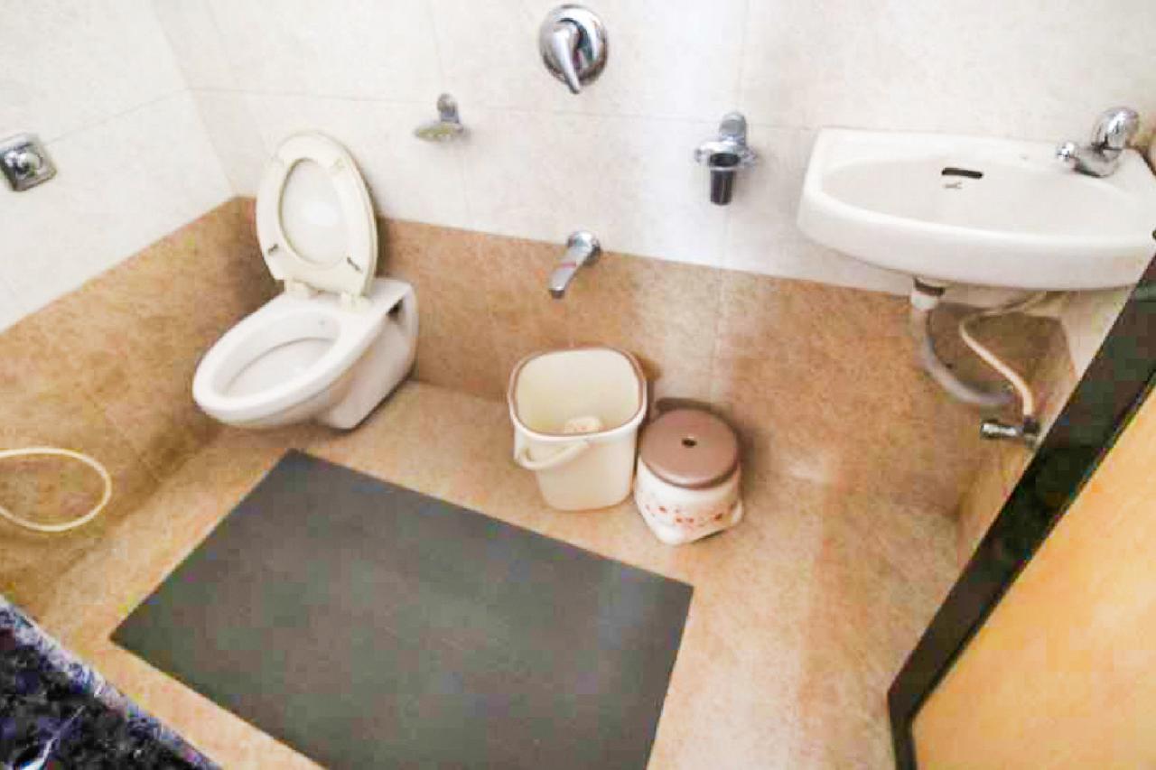 On Grant Road, Mumbai, By Guesthouser 32388 Mumbai