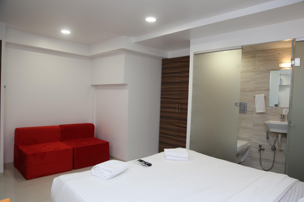 Aboos Lucky Galaxy Hotel Mumbai