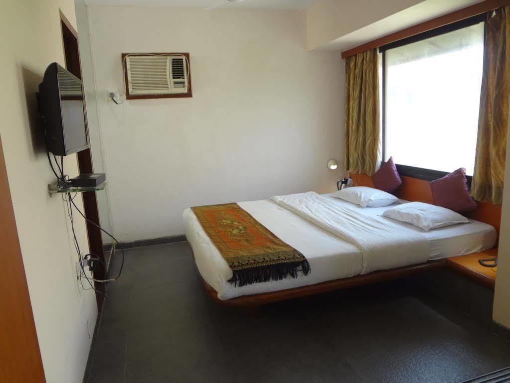 Hotel Jayshree Domestic Airport