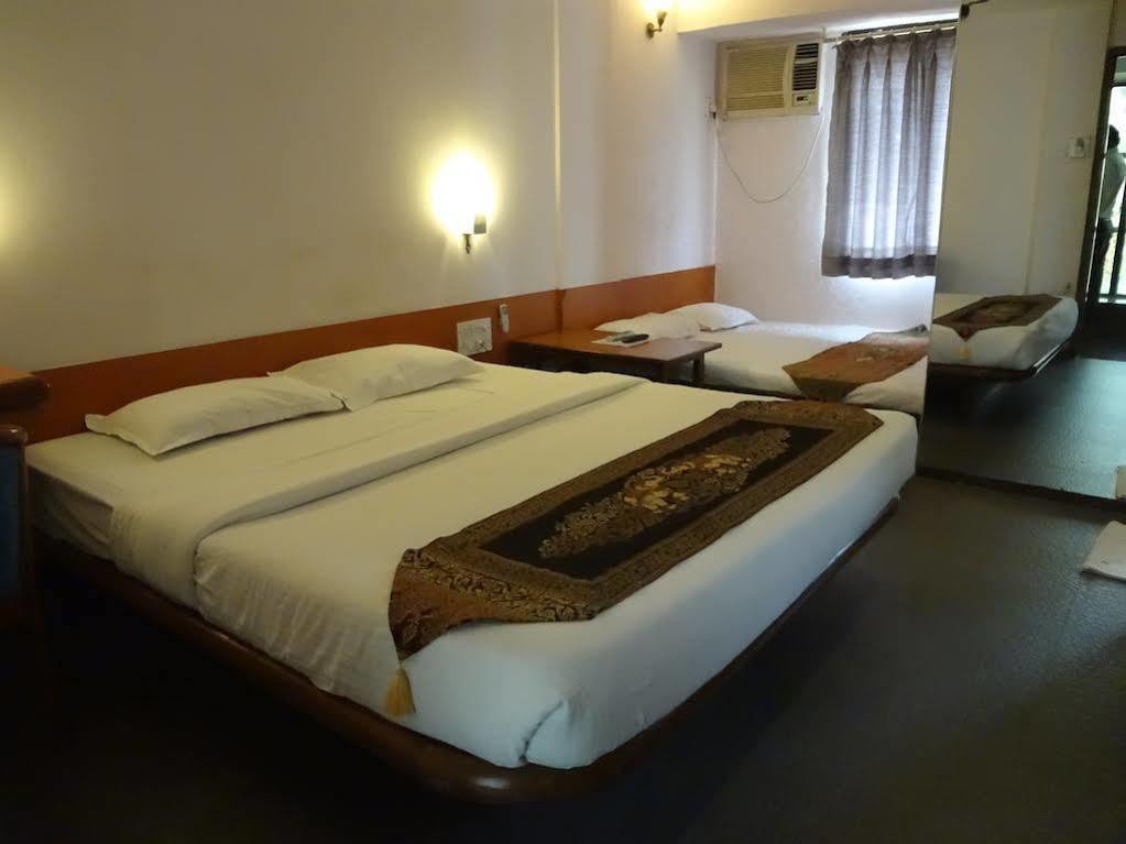Jayshree Domestic Airport Hotel 3*