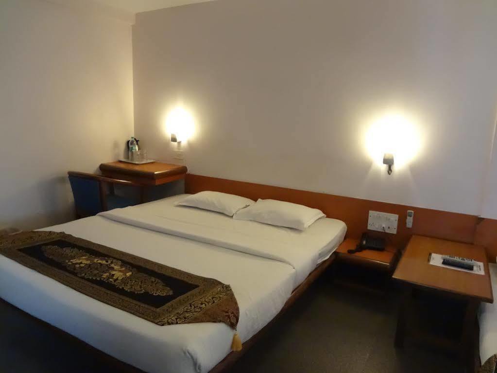 Jayshree Domestic Airport Hotel