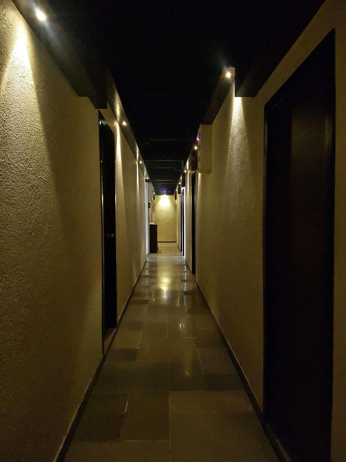Hotel Kumkum 2*