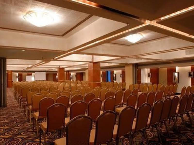 Hotel Peninsula Grand