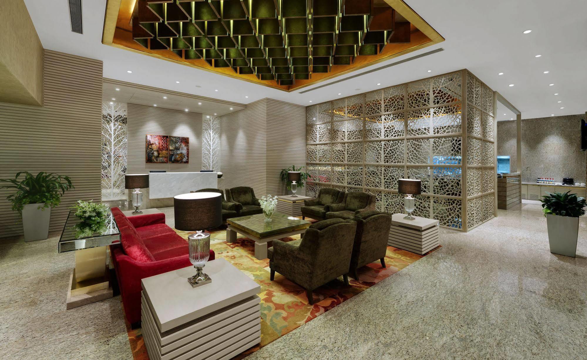 Hotel Niranta Transit Airport - At Arrivals Bombaim