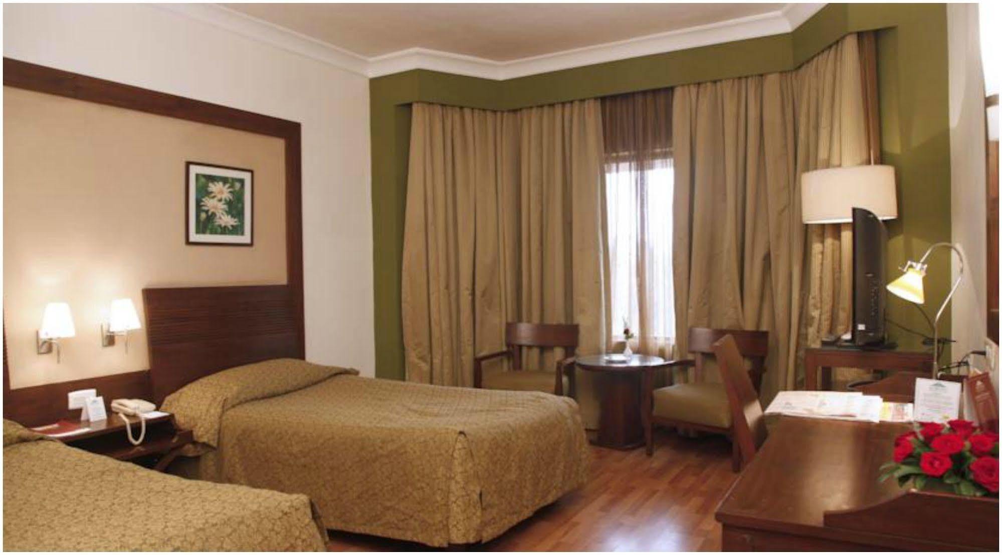 The Retreat & Convention Centre Hotel 5*