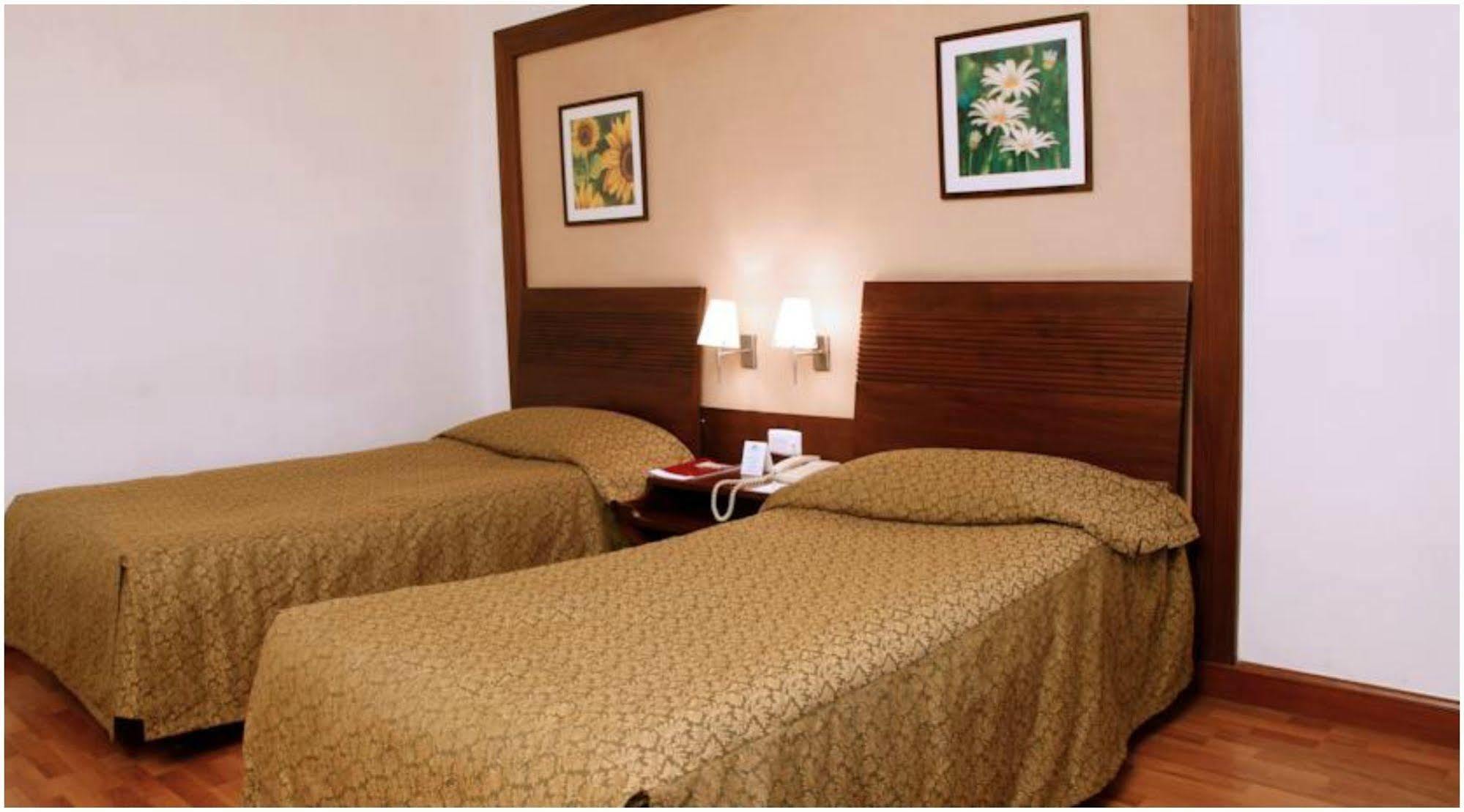 Hotel The Retreat & Convention Centre Mumbai