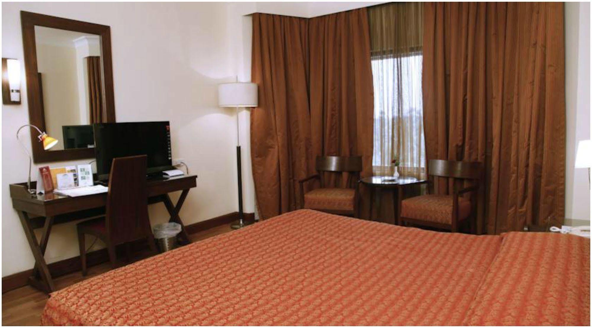 The Retreat & Convention Centre Hotel 5*