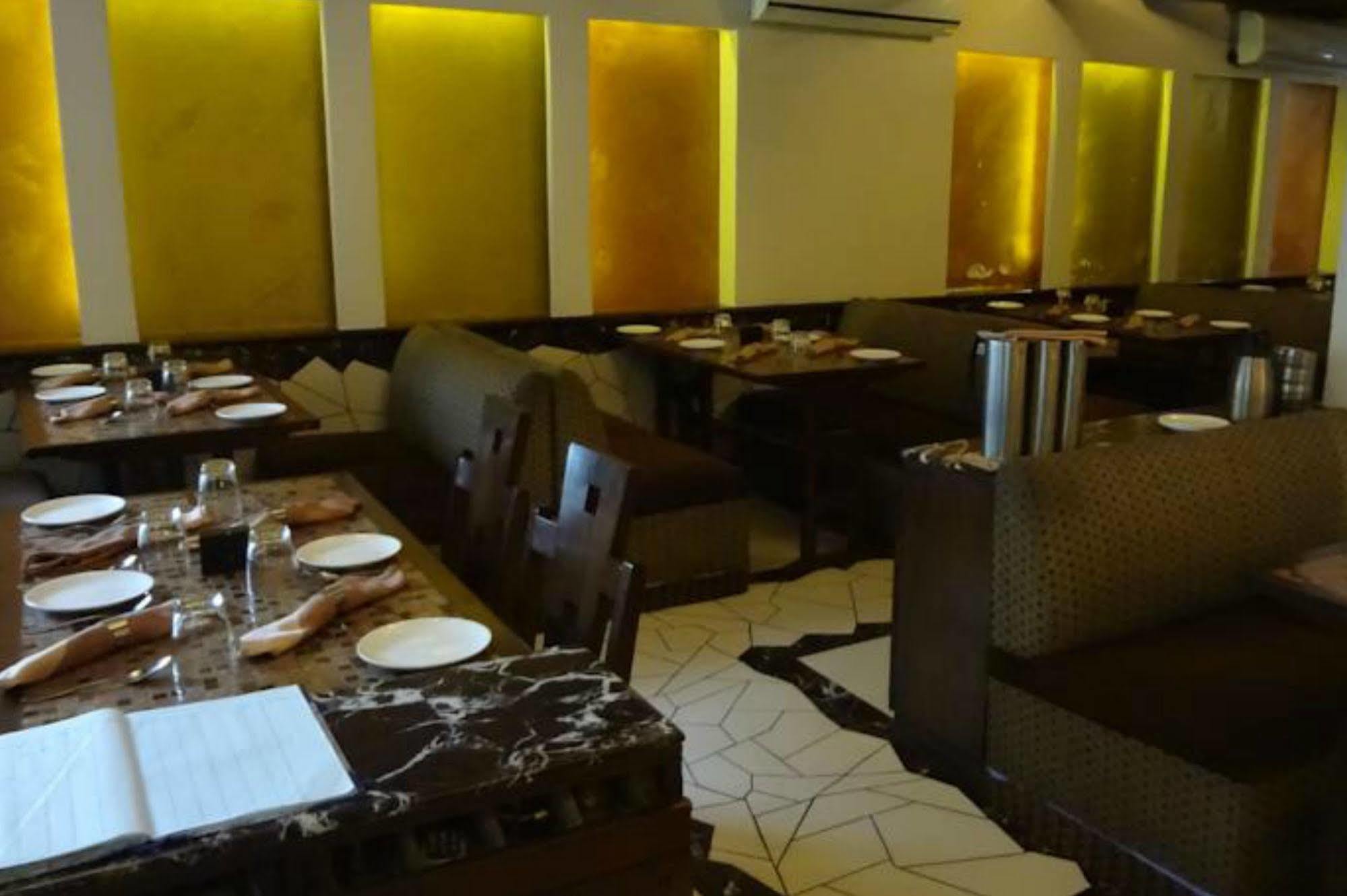 Hotel Fabhotel Shubhangan - Nr Bandra