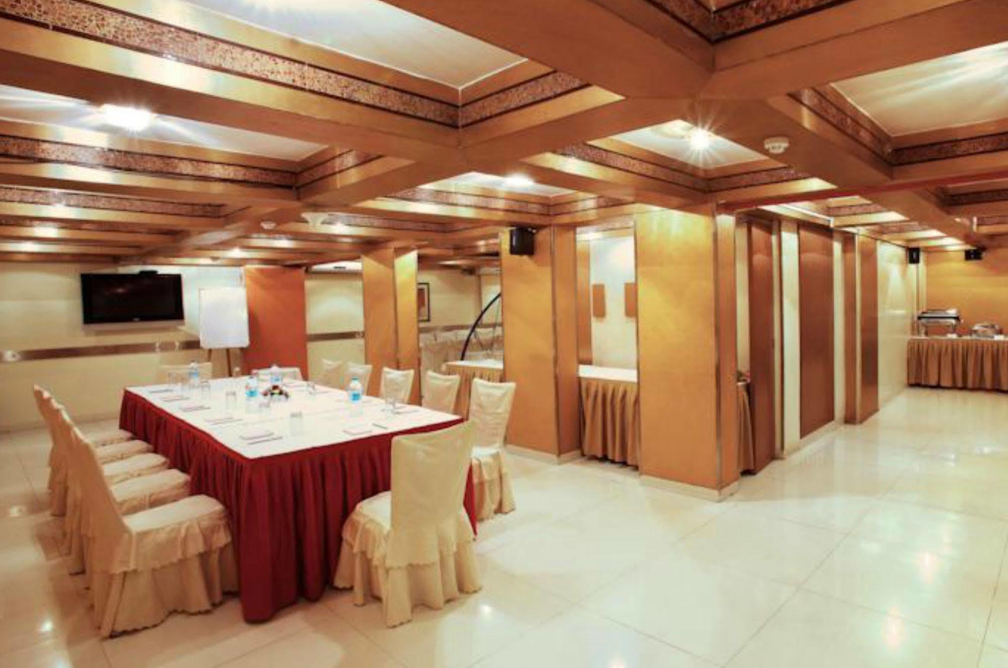 Fabhotel Shubhangan - Nr Bandra Hotel
