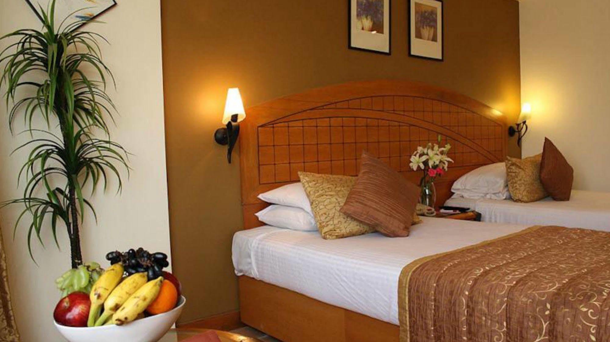 Ramee Guestline Juhu Hotel 4*