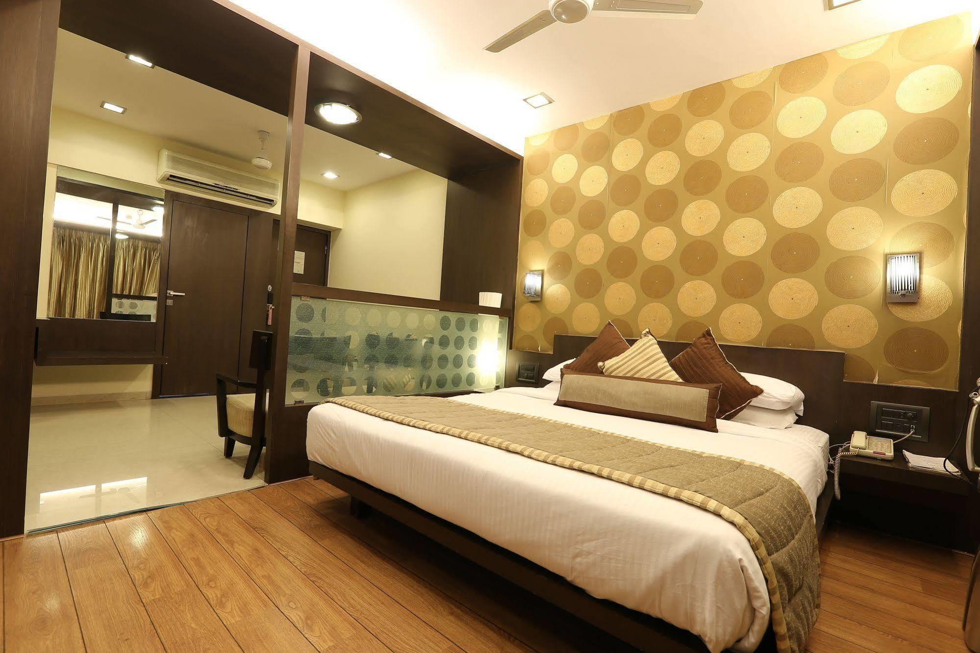 Silver Hotel