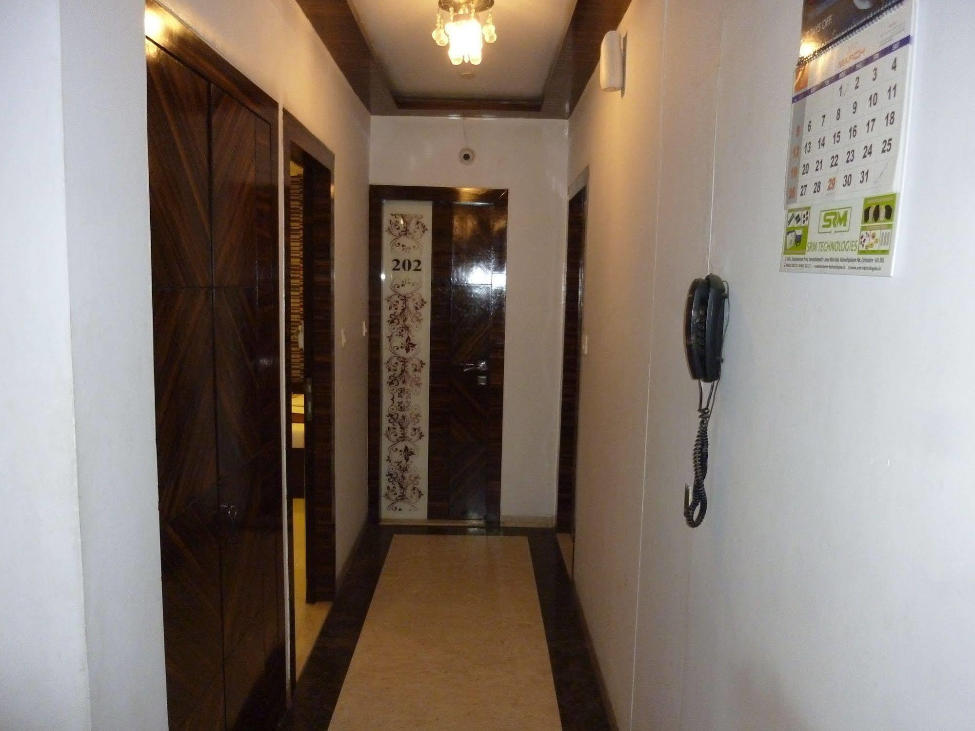 Fabexpress Satellite Hotel