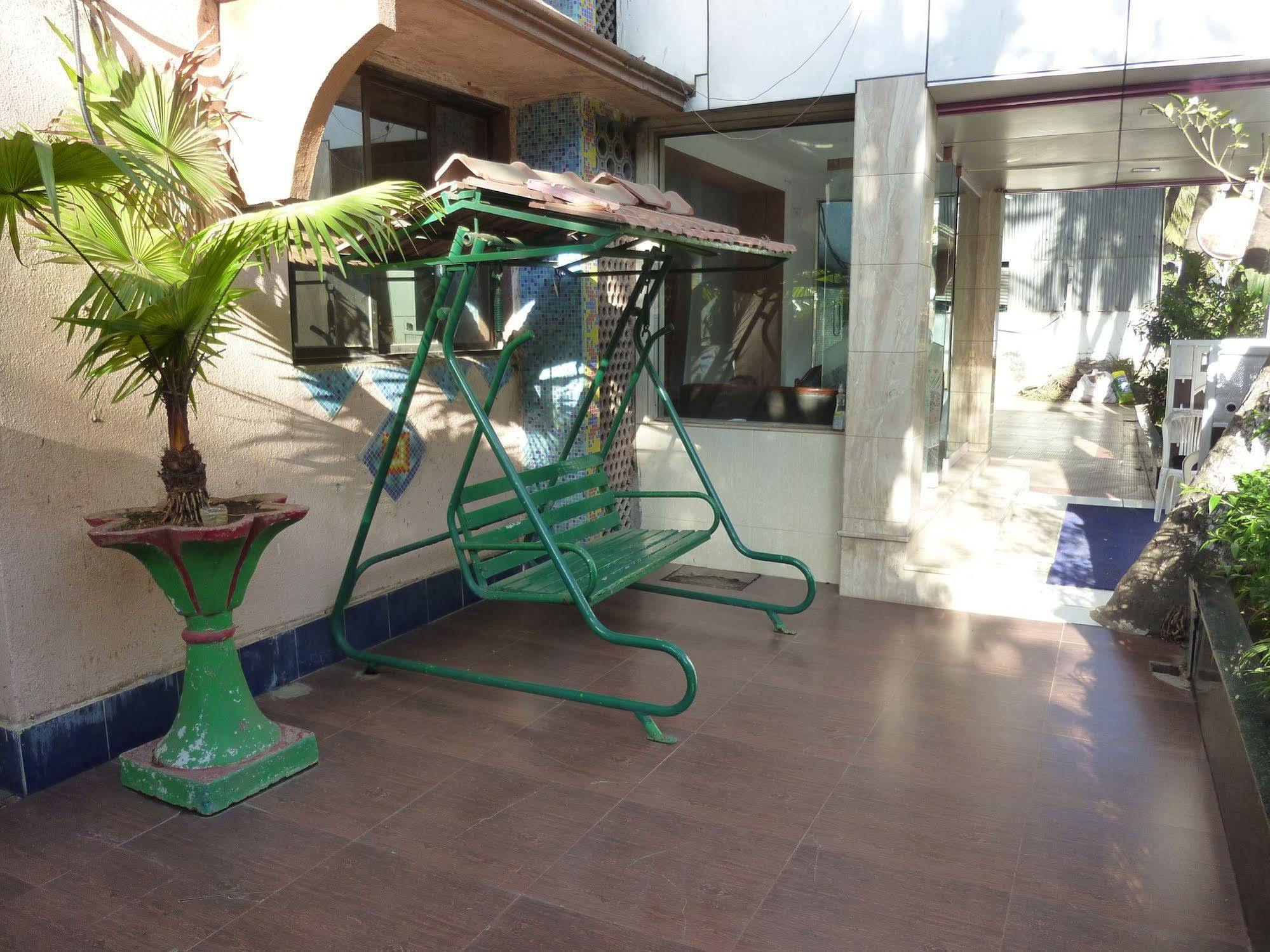 Fabexpress Satellite Hotel 3*