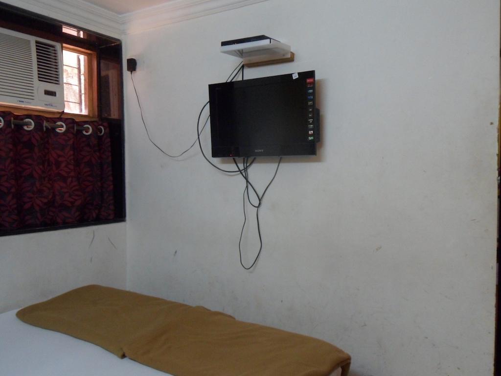 Happyland Hotel Mumbai