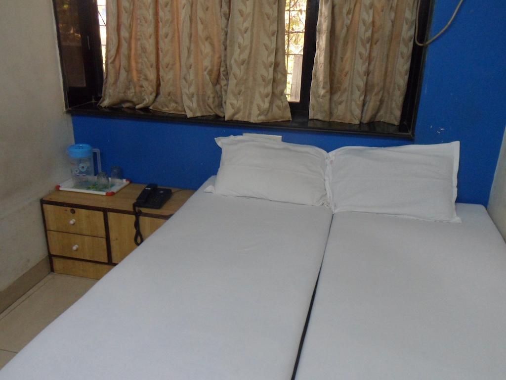 Hotel Happyland Mumbai