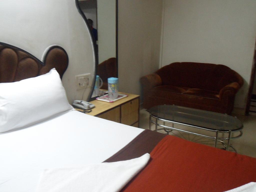 Hotel Happyland