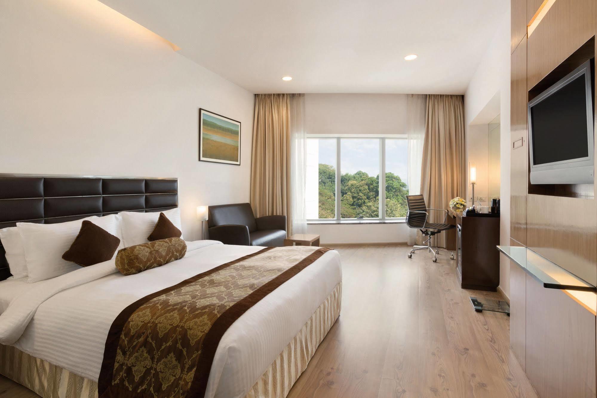 Ramada Powai & Convention Centre 5* Mumbai