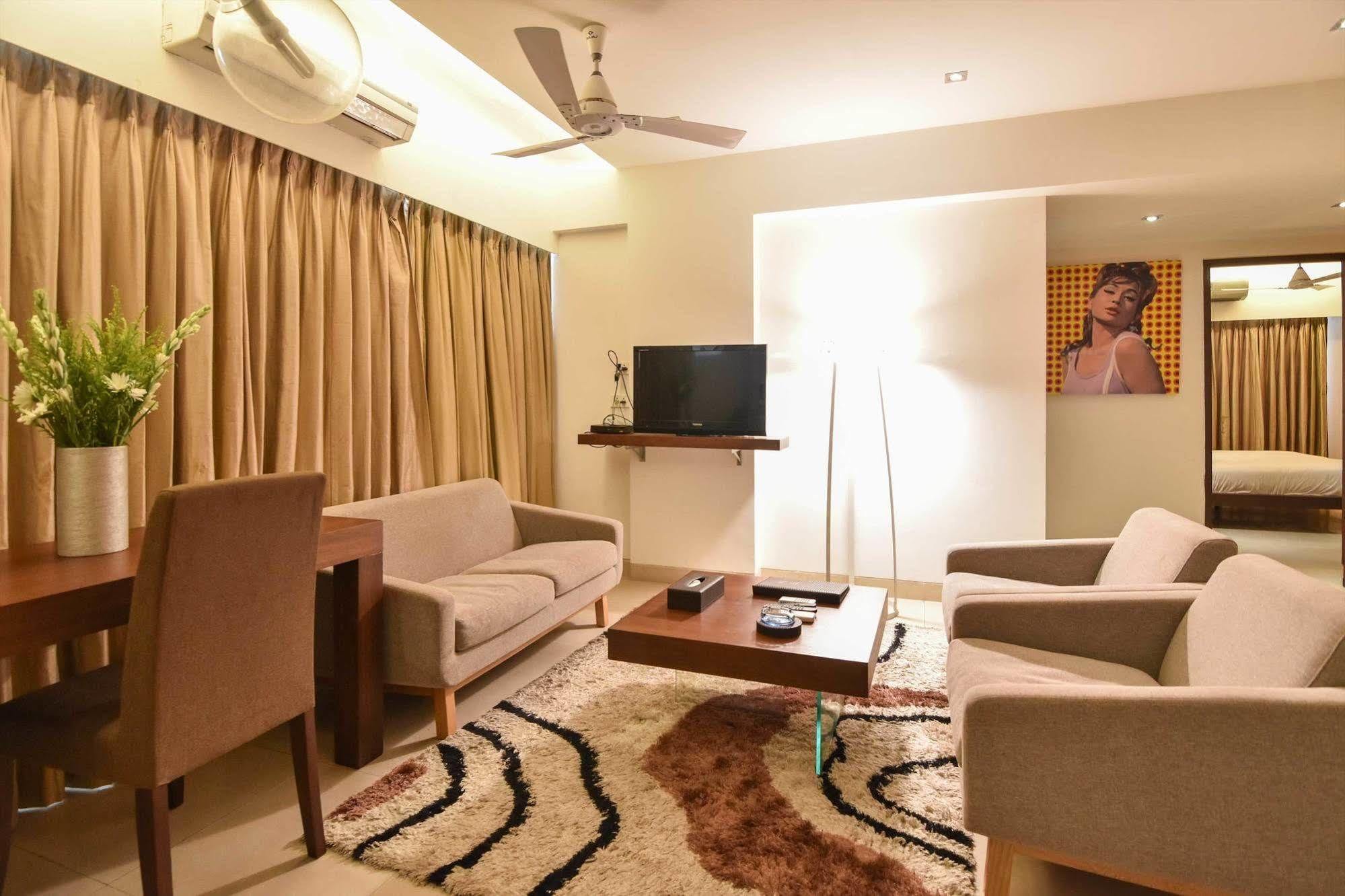 Landmark Apartment *