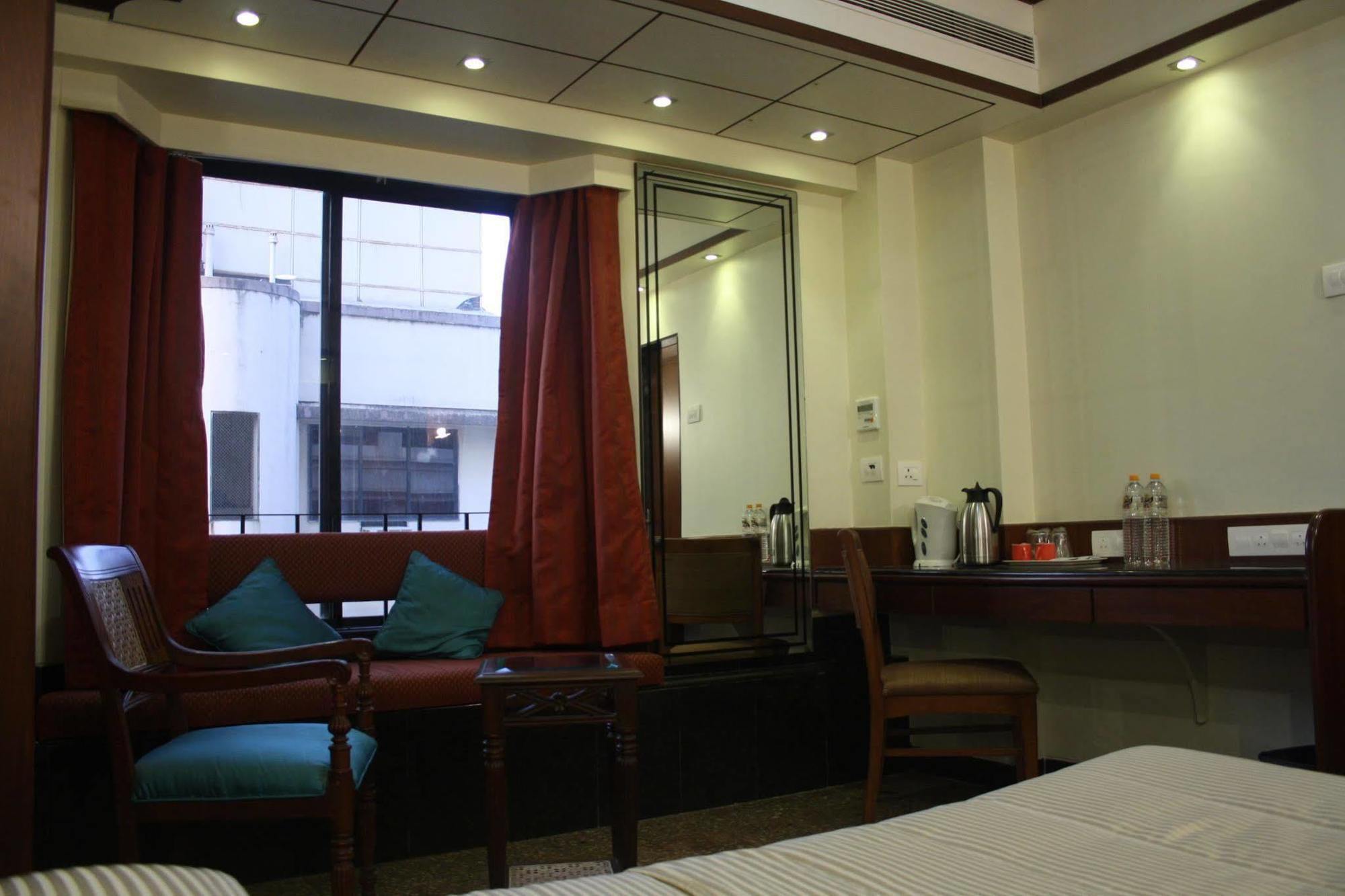 Kings International Juhu Hotel