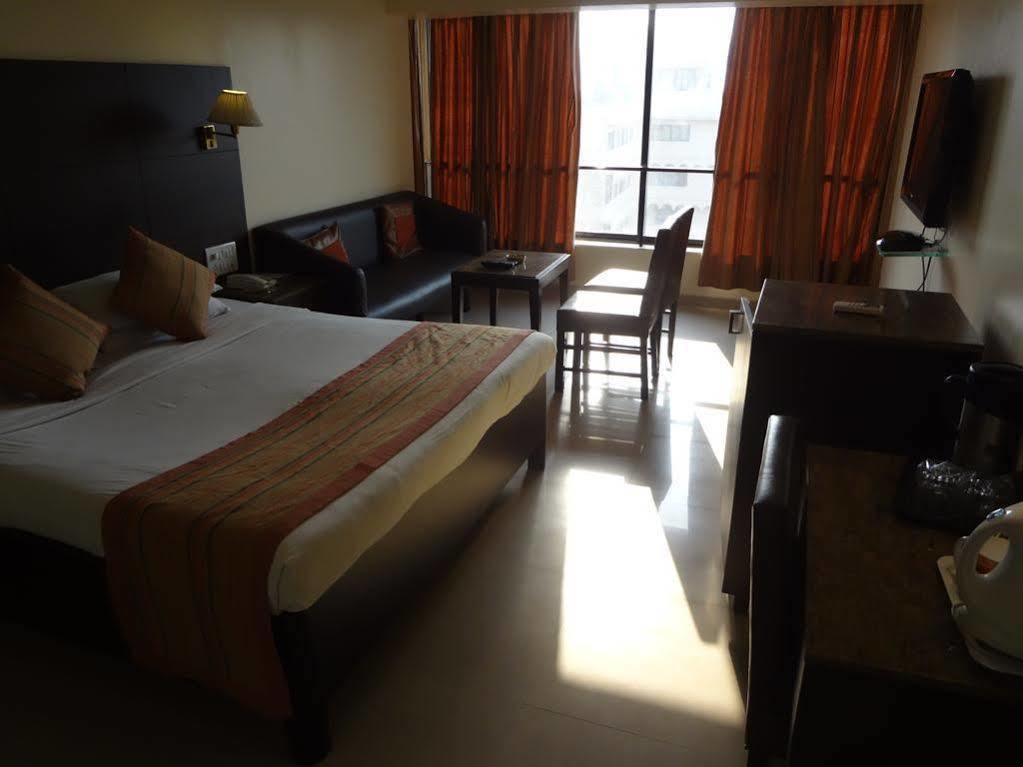 Kings International Juhu Hotel 3*