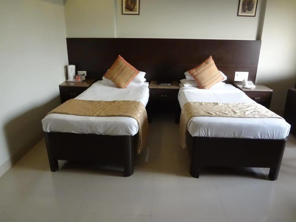 Hotel Kings International Juhu 3*