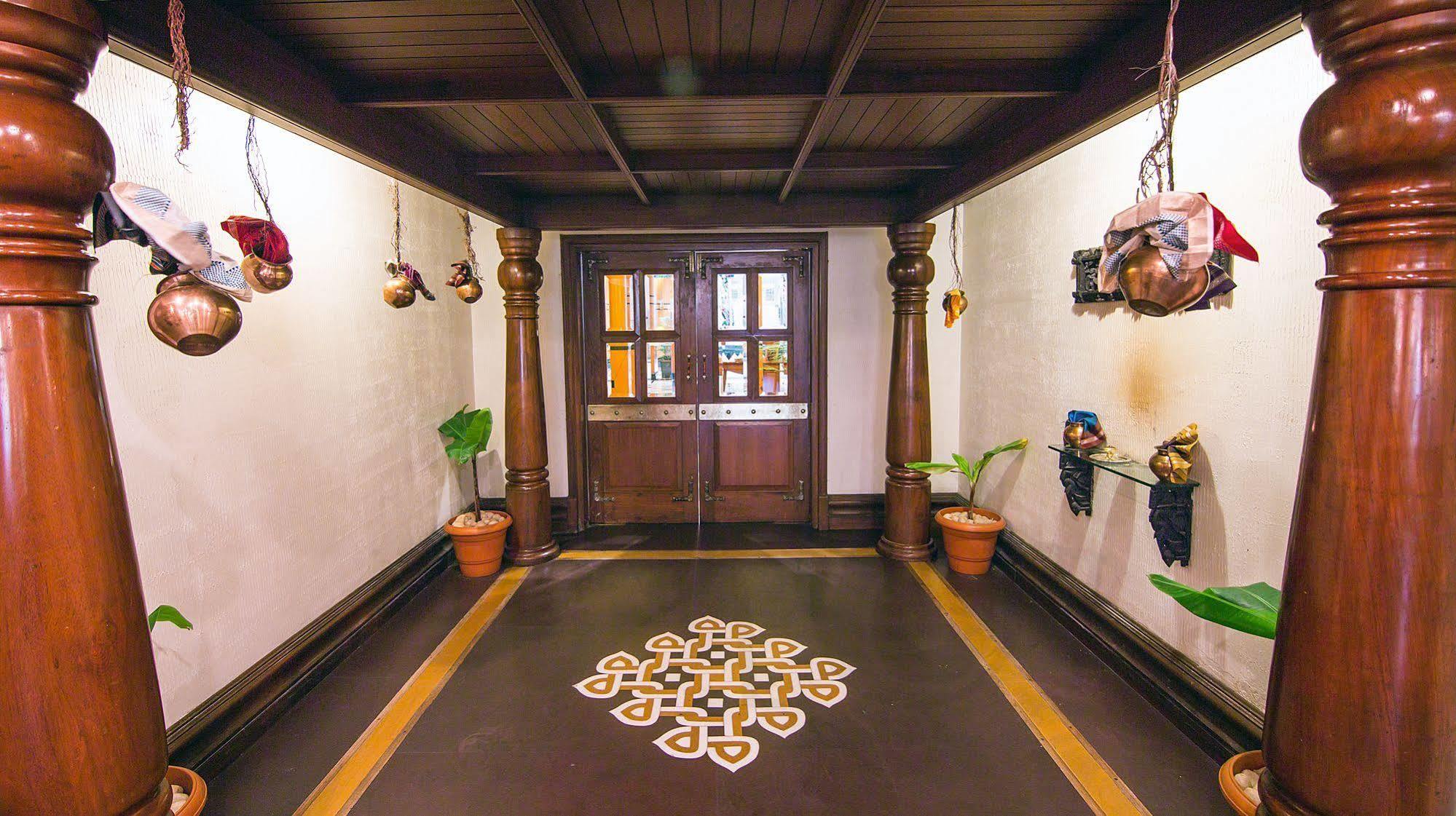 Hotel The Orchid Parle 5*