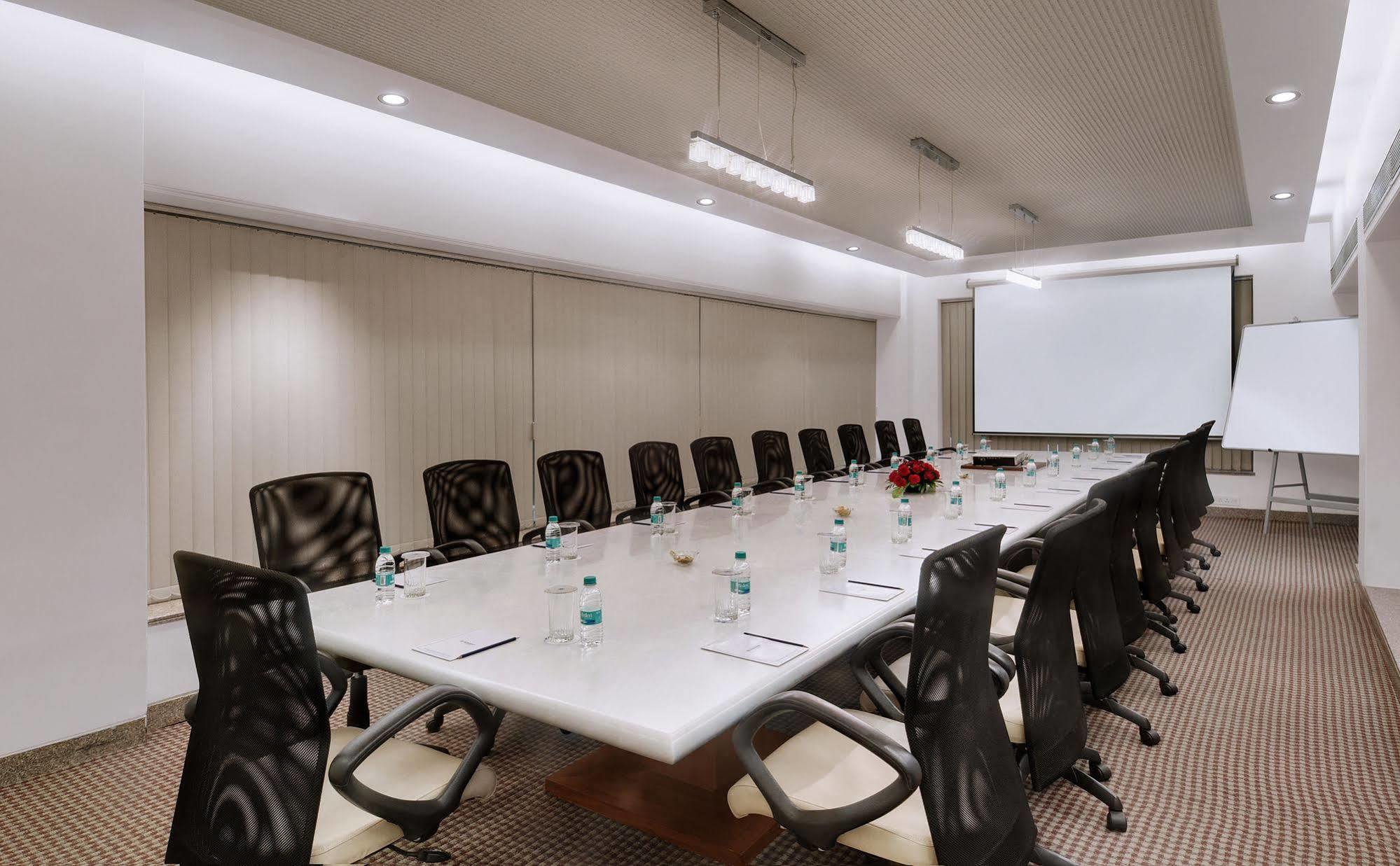 Kohinoor Continental, Airport Hotel